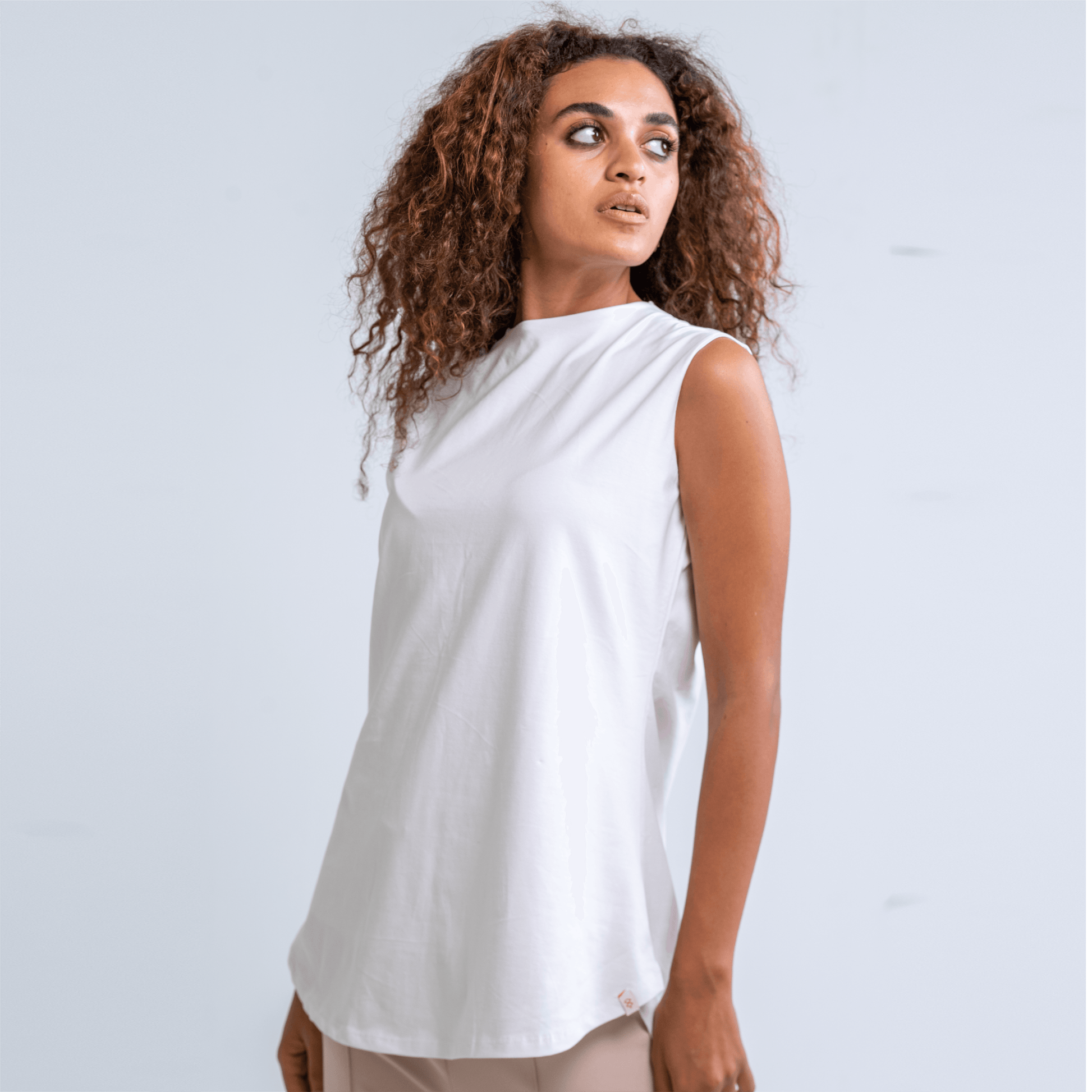 DOUBLE LAYER LONG FIT SLEEVELESS BASIC T-SHIRT Round - Breathe