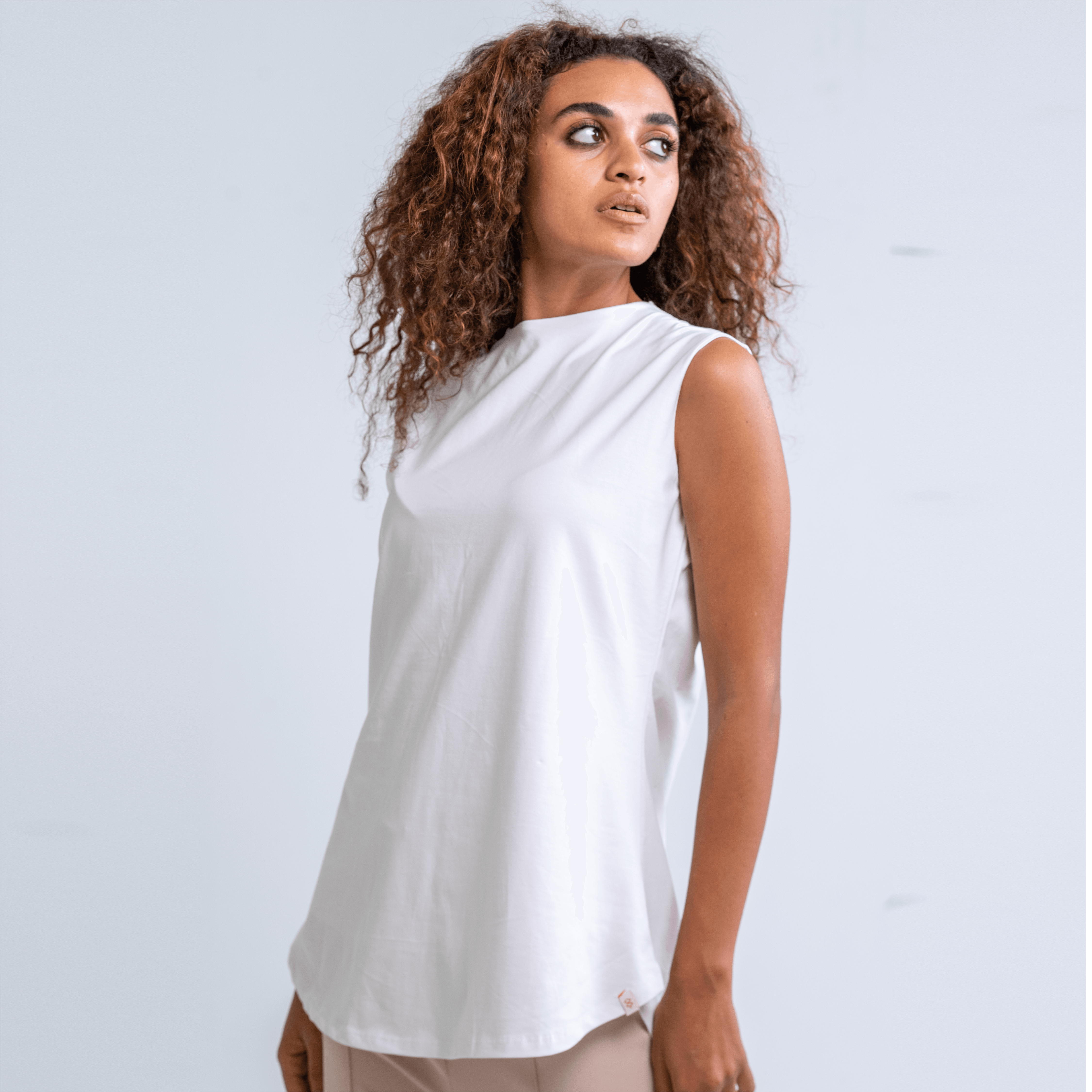 DOUBLE LAYER LONG FIT SLEEVELESS BASIC T-SHIRT Round - Breathe