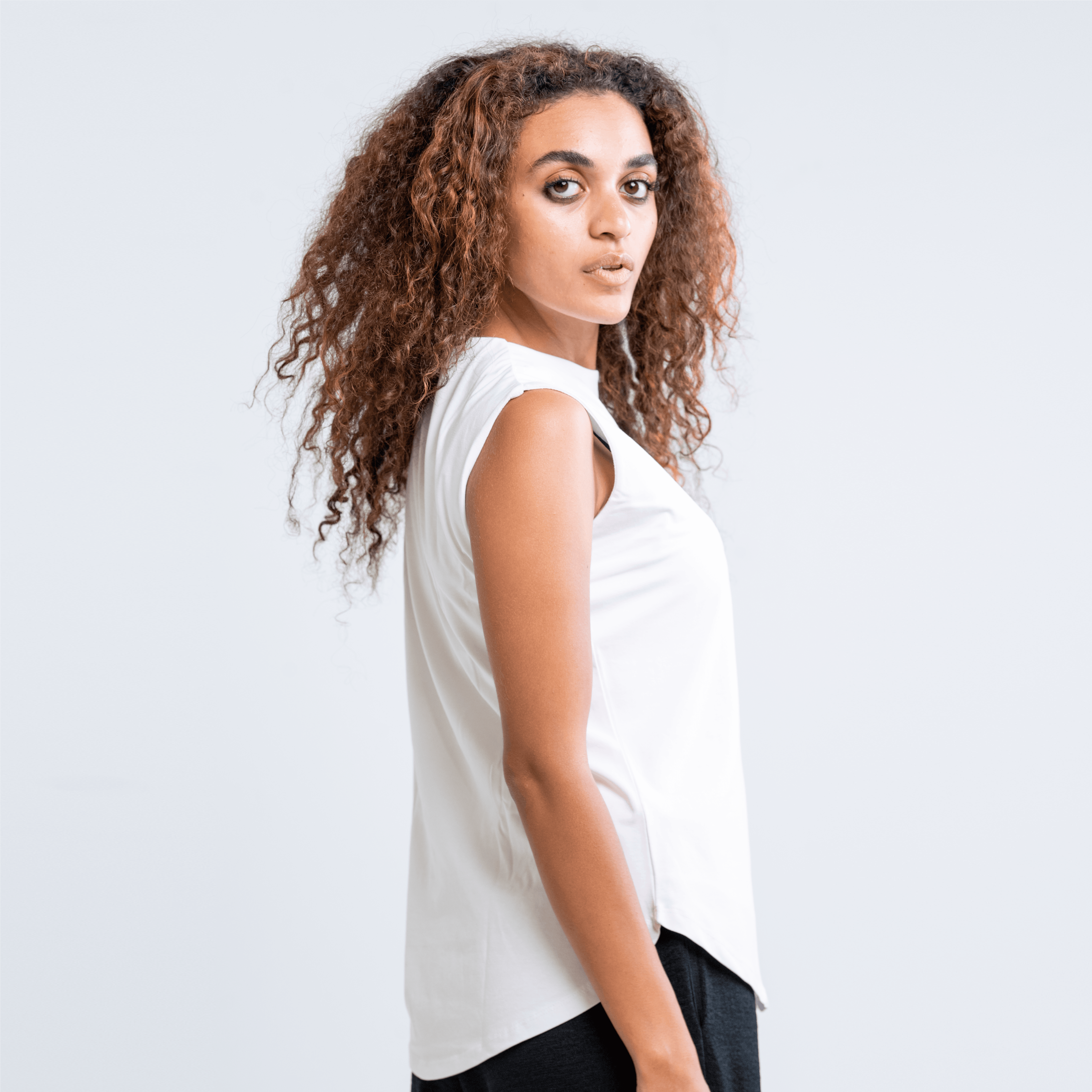 DOUBLE LAYER SHORT FIT SLEEVELESS BASIC T-SHIRT Round - Breathe